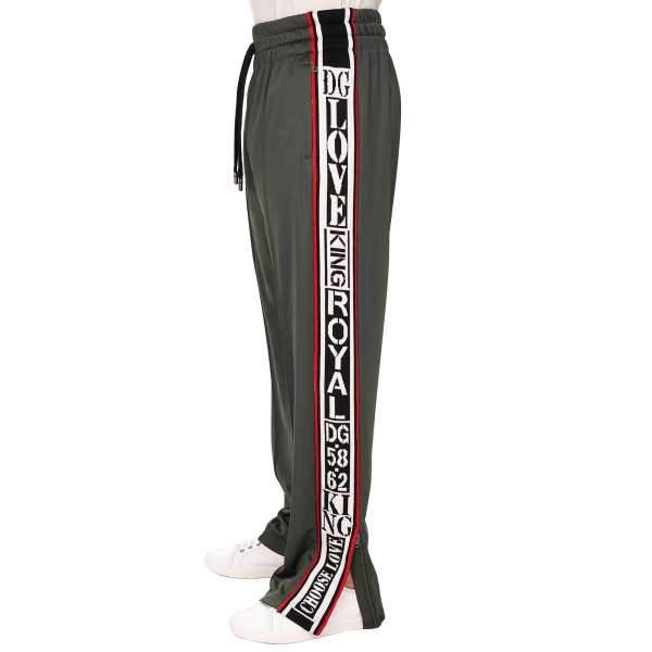 Oversize Trainingshose / Jogginghose mit DG logo Love Royal King Streifen, Taschen mit Reißverschluss und elastischer Taille von DOLCE & GABBANA 